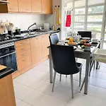 Prestige Entire 3 Bedroom Luxury Apartment Lisbon