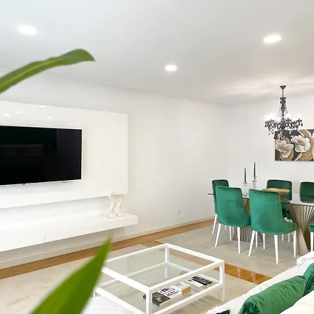 Prestige Entire 3 Bedroom Luxury Лісабон