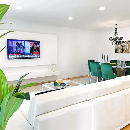 Prestige Entire 3 Bedroom Luxury * Лісабон