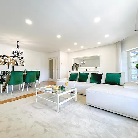 Prestige Entire 3 Bedroom Luxury Lägenhet *